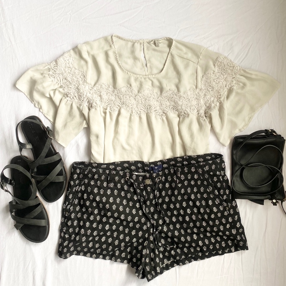Black Gap shorts size 18